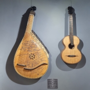 Muzeum Lwowa. 2021. Bandura i gitara.